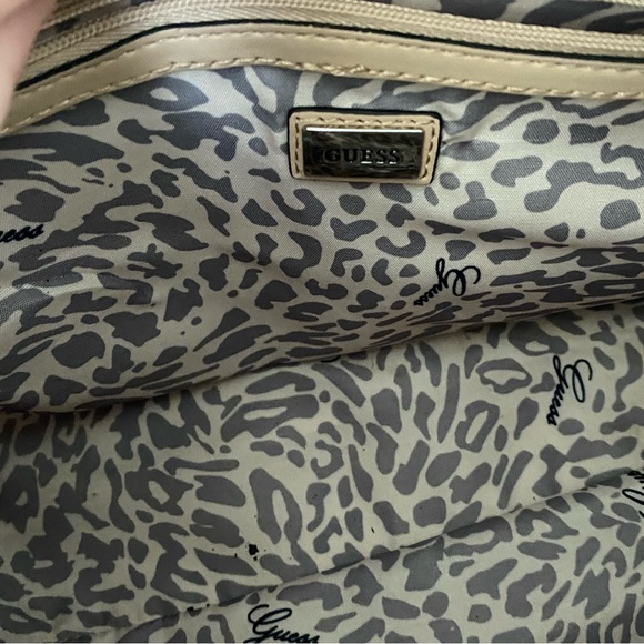 GUESS floral spring purse - Picture 6 of 6